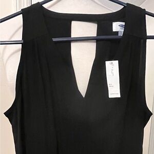 Old Navy Black V-Neck Sleeveless Top